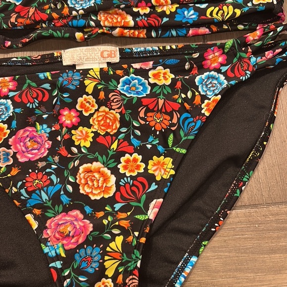 Gianni Bini Floral Bikini Set - Picture 2 of 11